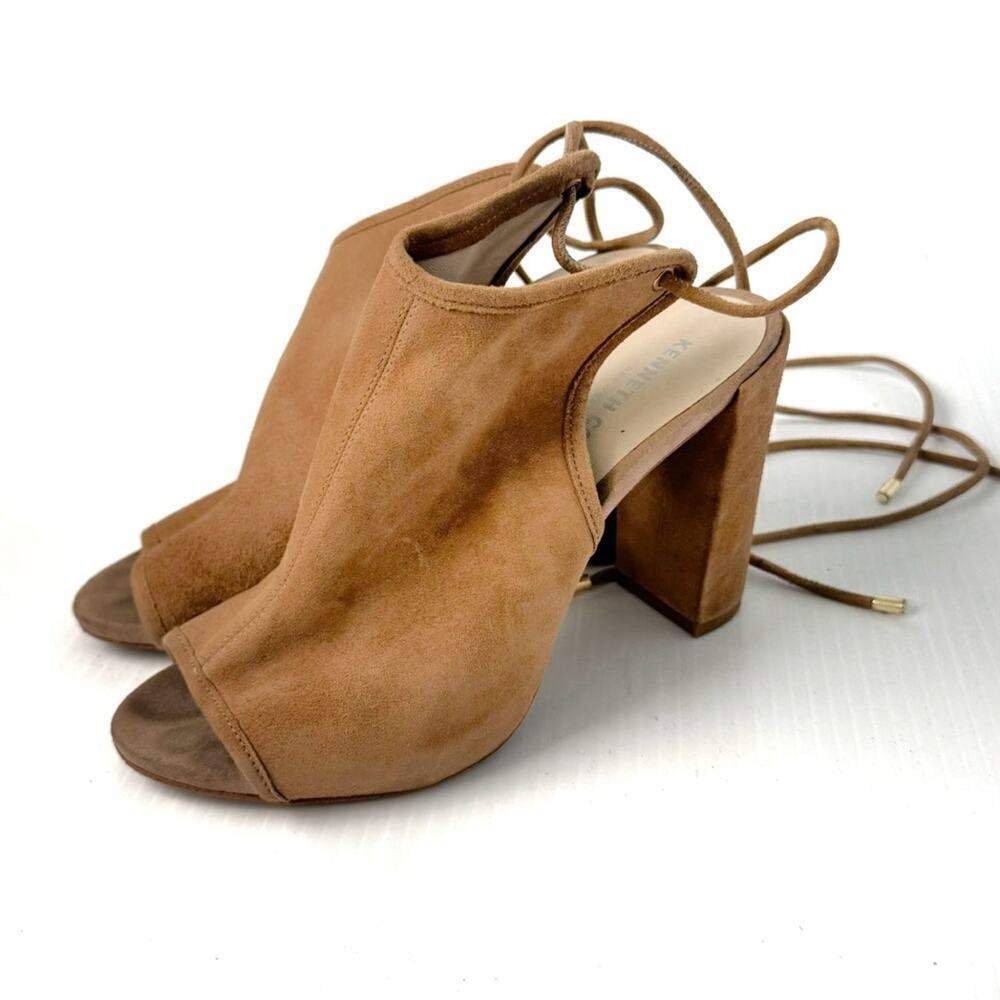Kenneth Cole New York Delila lace up block heeled peep toe suede tan size 7.5